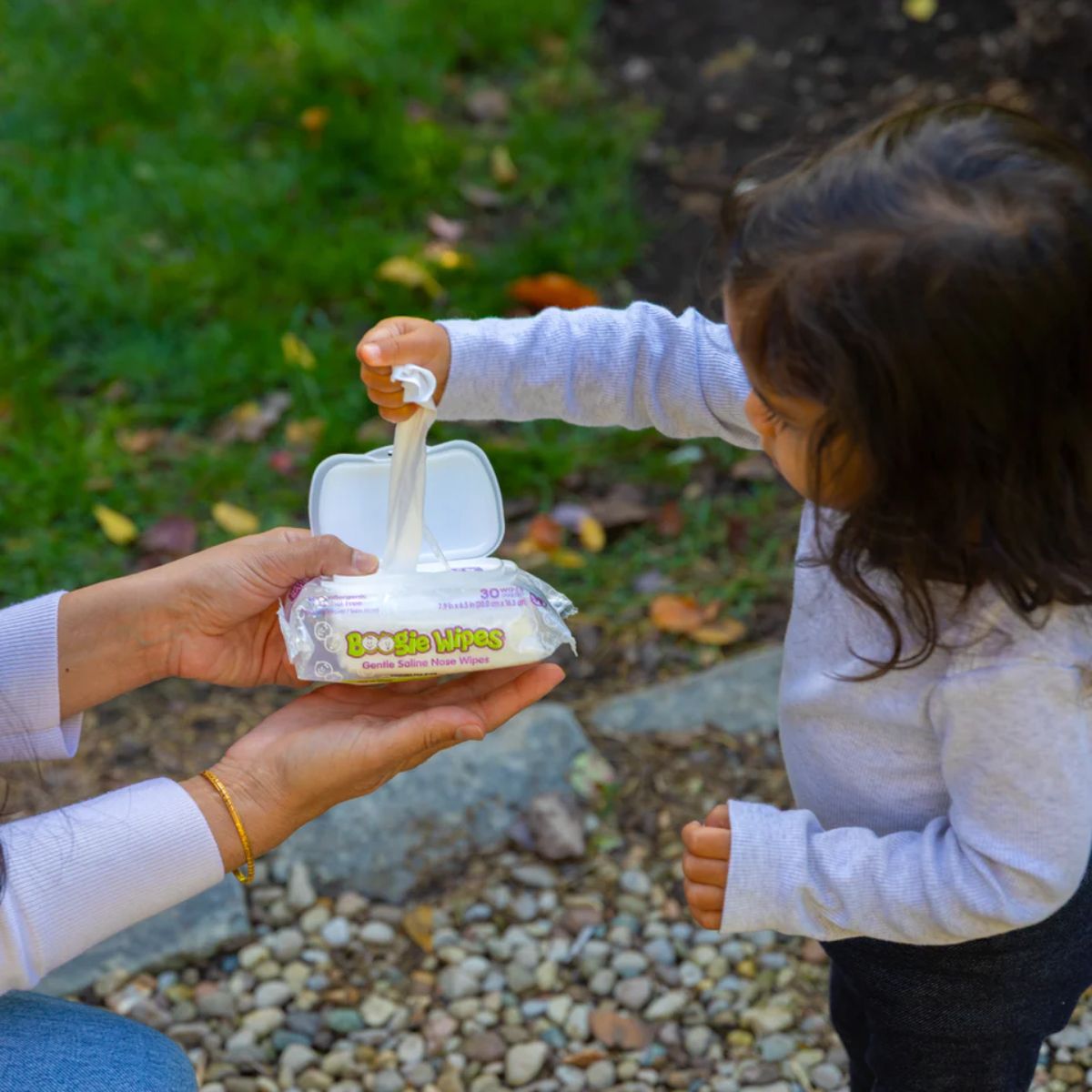 Lenços Umedecidos com Soro Fisiológico para Nariz do Bebê Boogie Wipes Eucalipto 30 Unidades - Natural Saline Relief